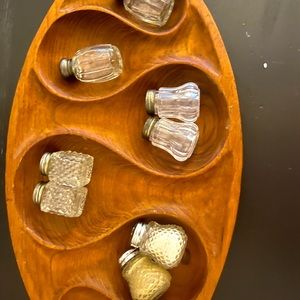 Cut and pressed glass with silver tops, salt and pepper. Mini collection (8)